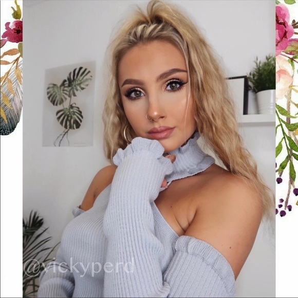 Knitted Choker Top - Picture 4 of 7